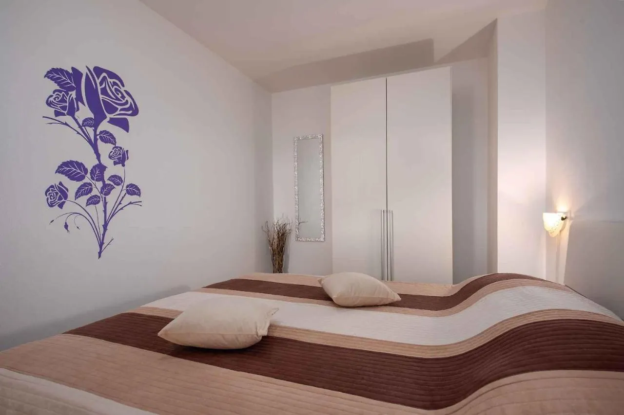 Three-Bedroom Apartment In Vrsar I Croatia