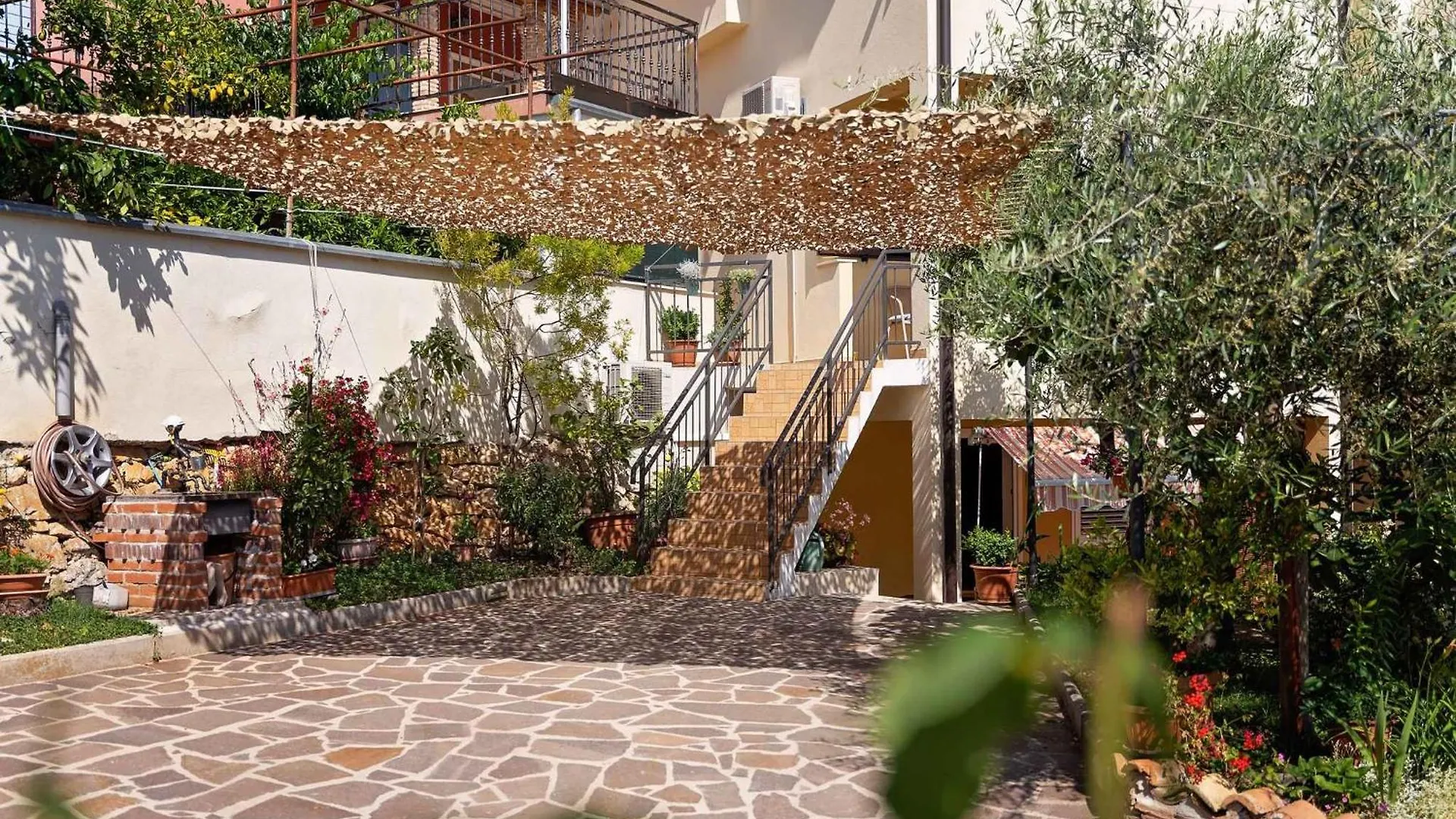 Three-Bedroom Apartment In Vrsar I