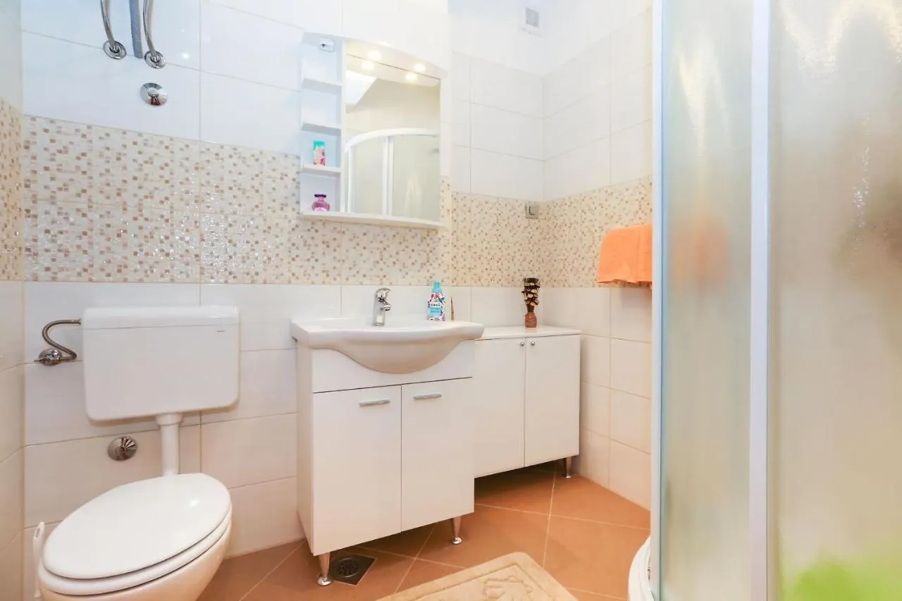 Three-Bedroom Apartment In Vrsar I