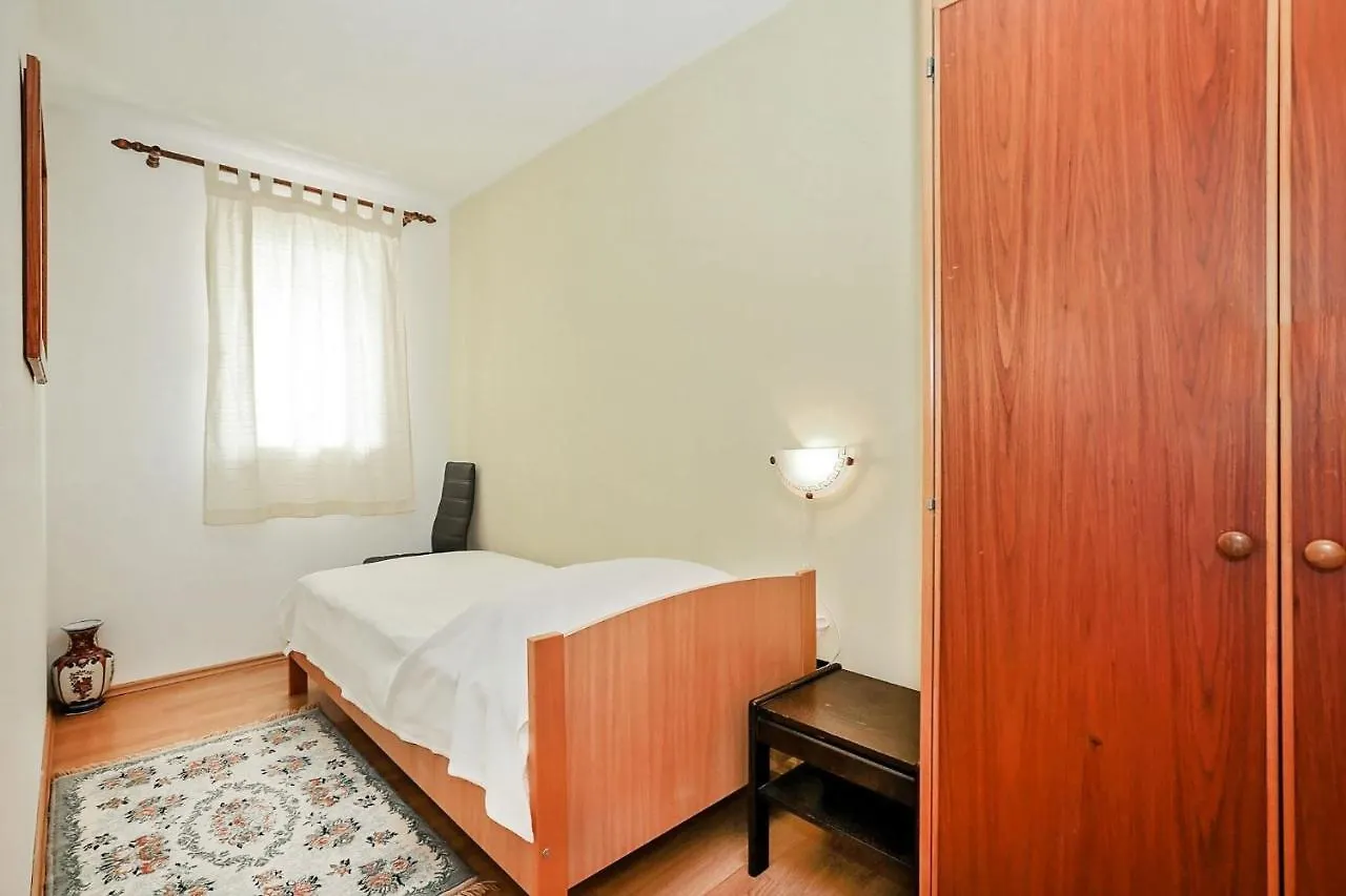 Three-Bedroom Apartment In Vrsar I Croatia