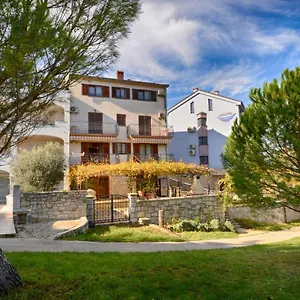 Elvis 1299 Apartman