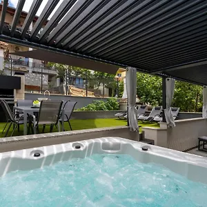 Luxury Family Rey Apartment